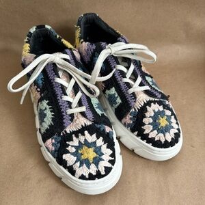Free People Catch Me If You Can Bohemian Hand Crocheted Lug Sole Sneaker. EU 39